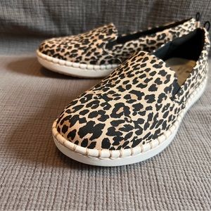 NWOT Leopard Clarks Cloudsteppers Size 6